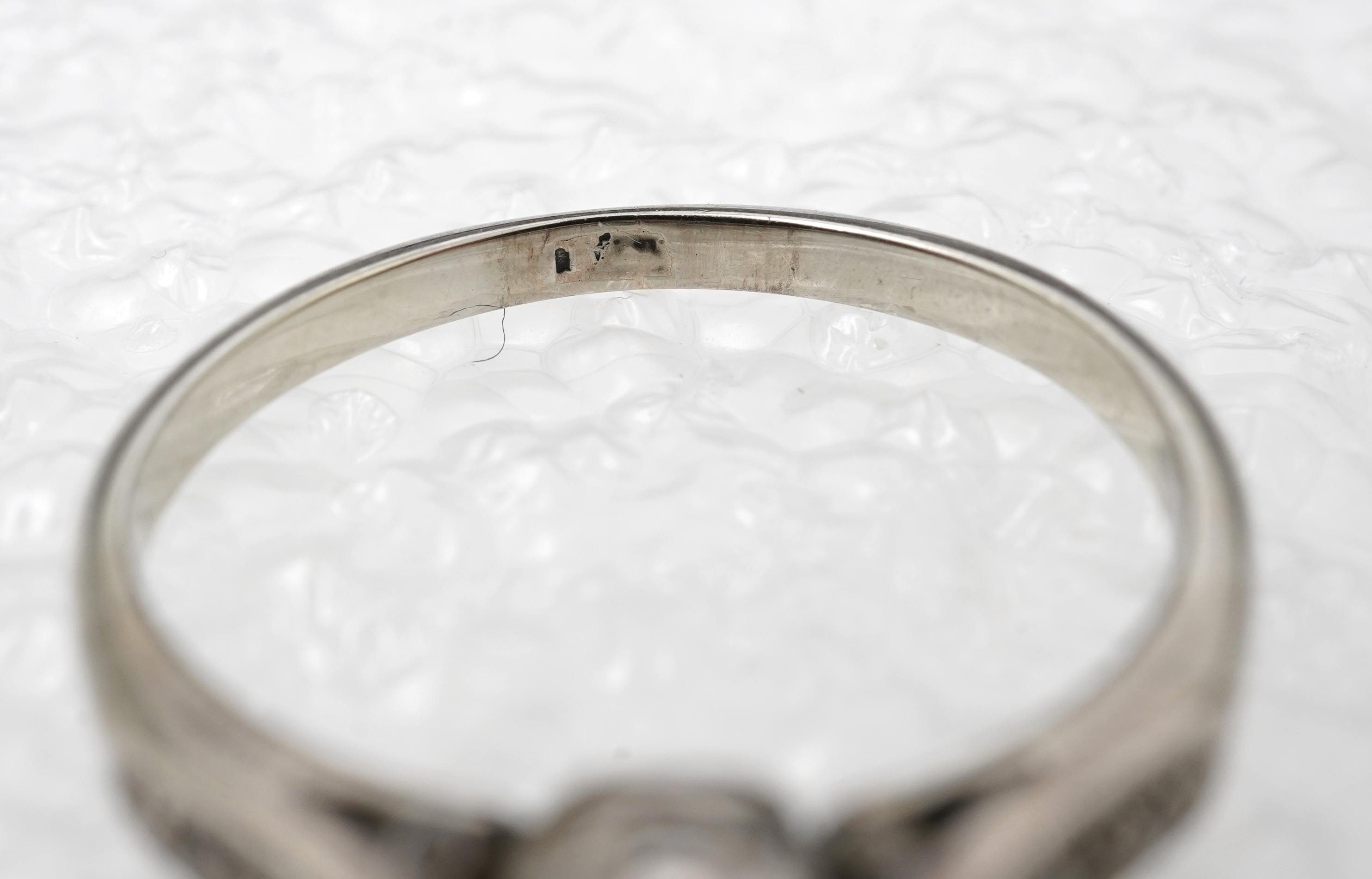 A diamond ring, 1920s